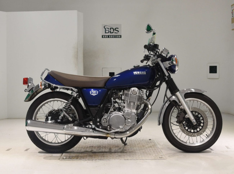 Мотоцикл Yamaha SR400 с пробегом 10745 km