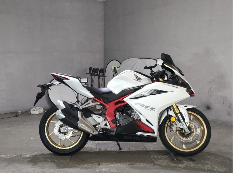 Мотоцикл Honda CBR250RR з пробігом 3178 km