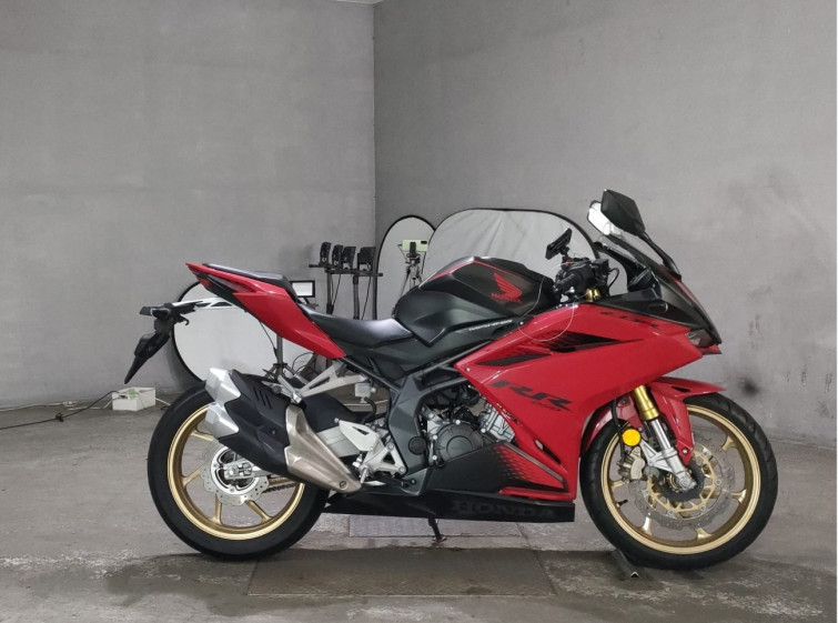 Мотоцикл Honda CBR250RR з пробігом 10957 km
