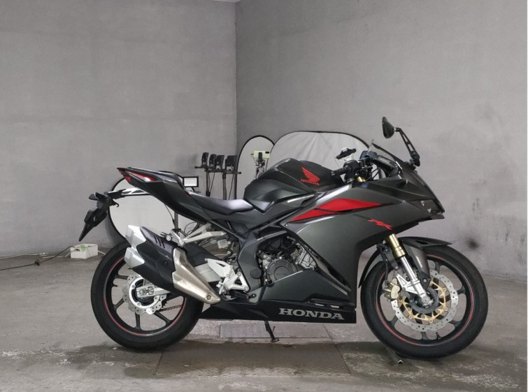 Мотоцикл Honda CBR250RR з пробігом 13909 km