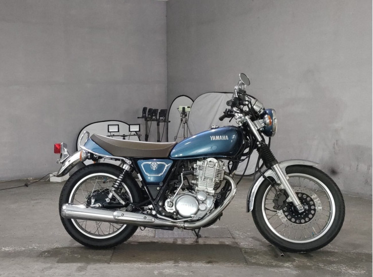 Мотоцикл Yamaha SR400 с пробегом 10308 km