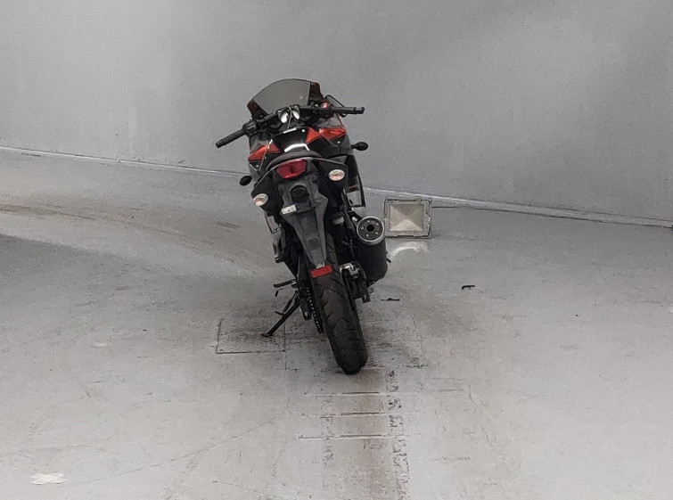 Мотоцикл Kawasaki NINJA250R с пробегом 13672 km с пробегом 13672 km