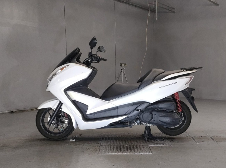 Мотоцикл Honda FORZA SI с пробегом 19784 km с пробегом 19784 km