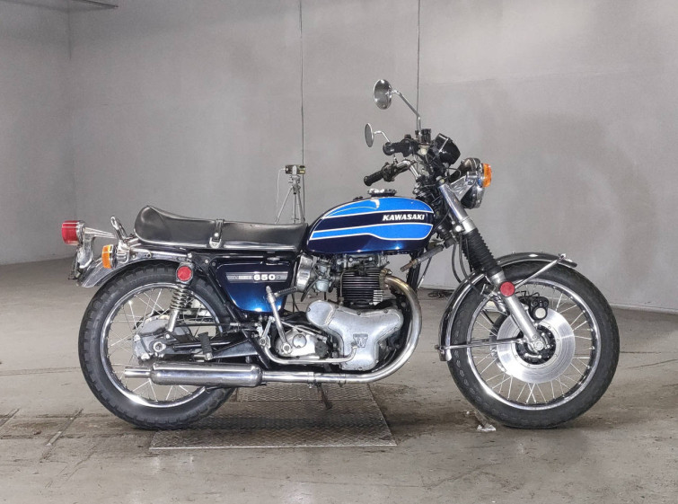 Мотоцикл Kawasaki W3 з пробігом 14322 km з пробігом 14322 km