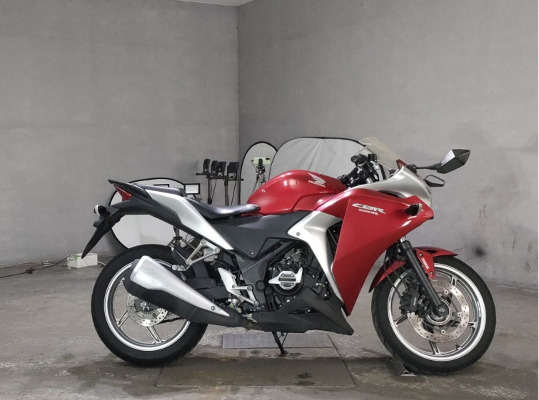 Мотоцикл Honda CBR250R з пробігом 29473 km