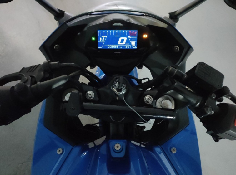 Мотоцикл Suzuki GIXXER250 з пробігом 8351 km з пробігом 8351 km