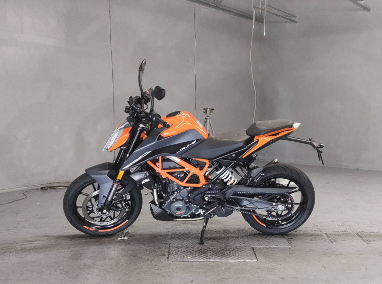Мотоцикл KTM 390 DUKE