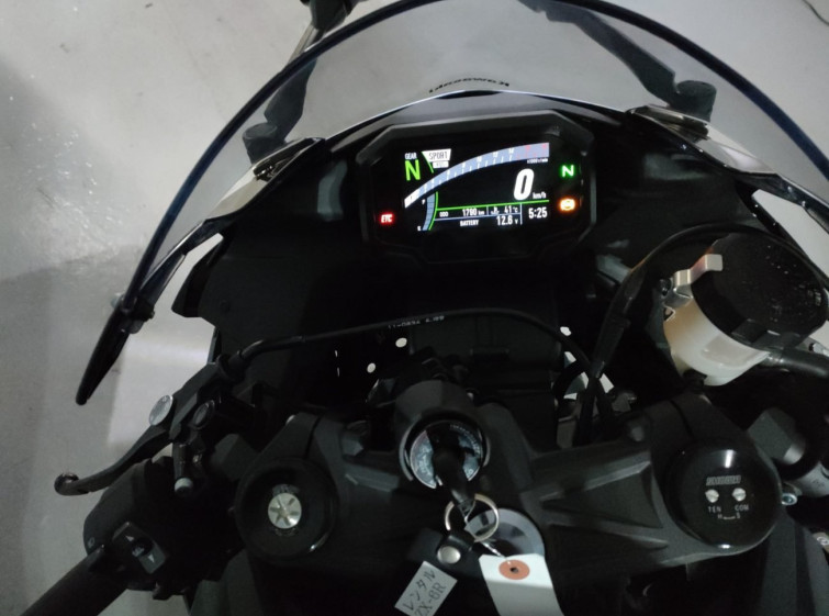 Мотоцикл Kawasaki ZX-6R с пробегом 1790 km с пробегом 1790 km