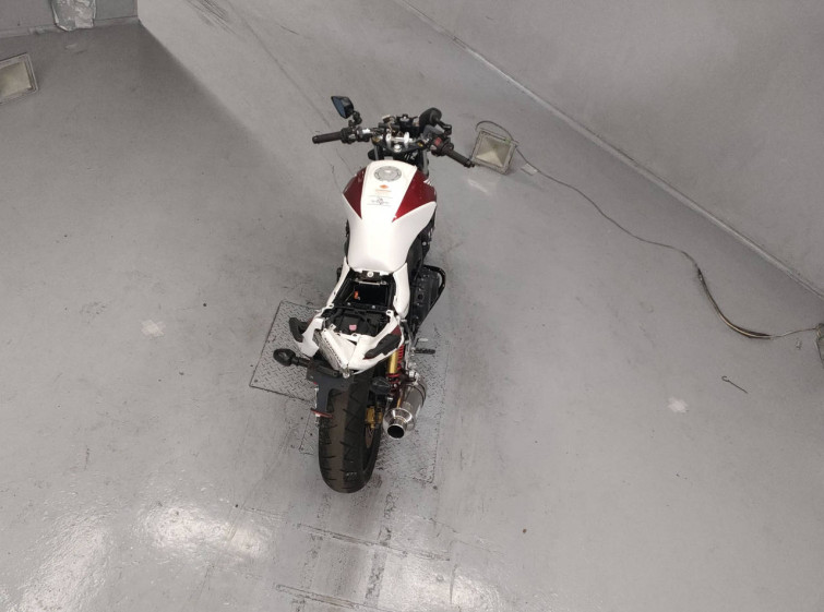 Мотоцикл Honda CB400SFV