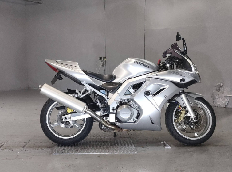 Мотоцикл Suzuki SV1000S з пробігом 43396 km з пробігом 43396 km