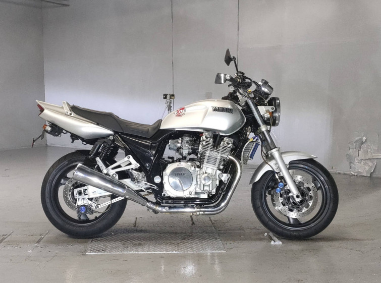 Мотоцикл Yamaha XJR1300 з пробігом 25947 km з пробігом 25947 km