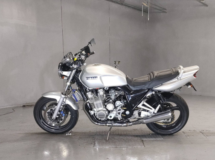 Мотоцикл Yamaha XJR1300 з пробігом 25947 km з пробігом 25947 km