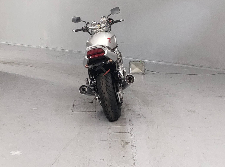 Мотоцикл Yamaha XJR1300 з пробігом 25947 km з пробігом 25947 km