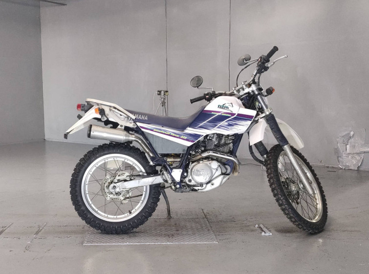 Мотоцикл Yamaha SEROW XT225 с пробегом 18042 km с пробегом 18042 km