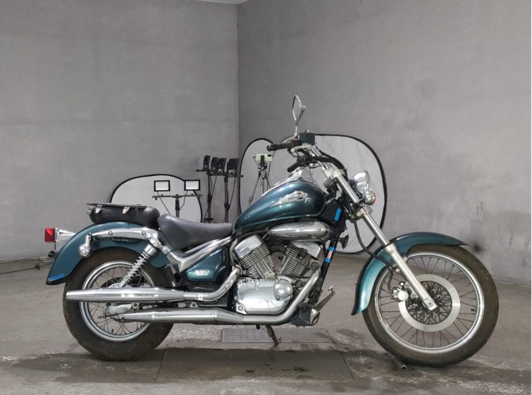 Мотоцикл Suzuki INTRUDER 250LC