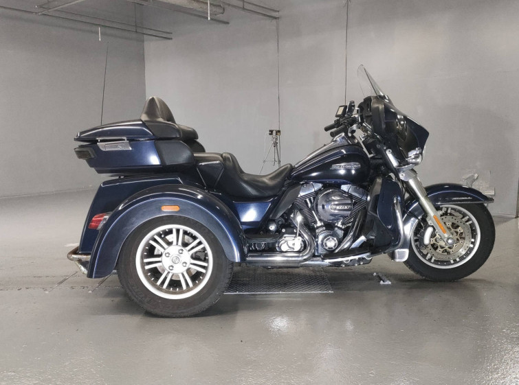 Мотоцикл HD ELECTRA GLIDE FLHTCU1690 TRIKE с пробегом 25168 km с пробегом 25168 km
