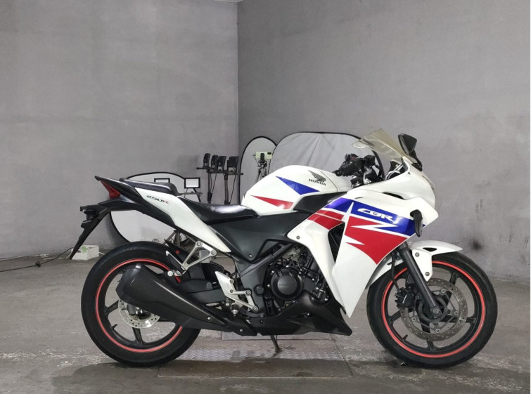 Мотоцикл Honda CBR250R з пробігом 13414 km
