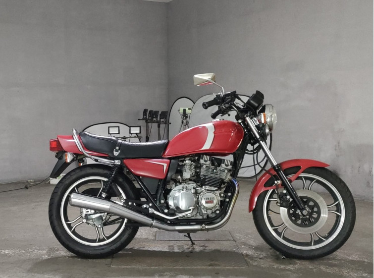 Мотоцикл Yamaha XJ550 с пробегом 4822 m