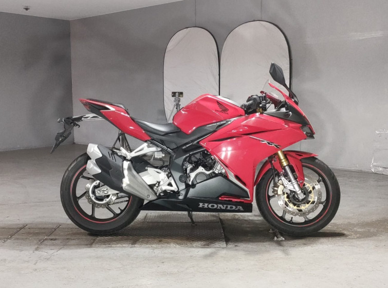 Мотоцикл Honda CBR250RR з пробігом 2668 km