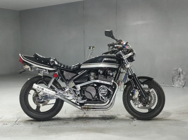 Мотоцикл Kawasaki ZEPHYR400 с пробегом 14120 km с пробегом 14120 km