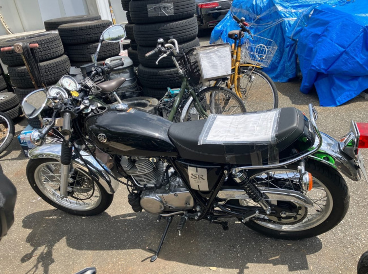 Мотоцикл Yamaha SR400 с пробегом 2886 km