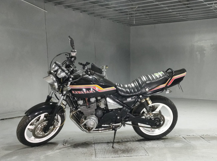 Мотоцикл Kawasaki ZEPHYR400 з пробігом 65975 km з пробігом 65975 km