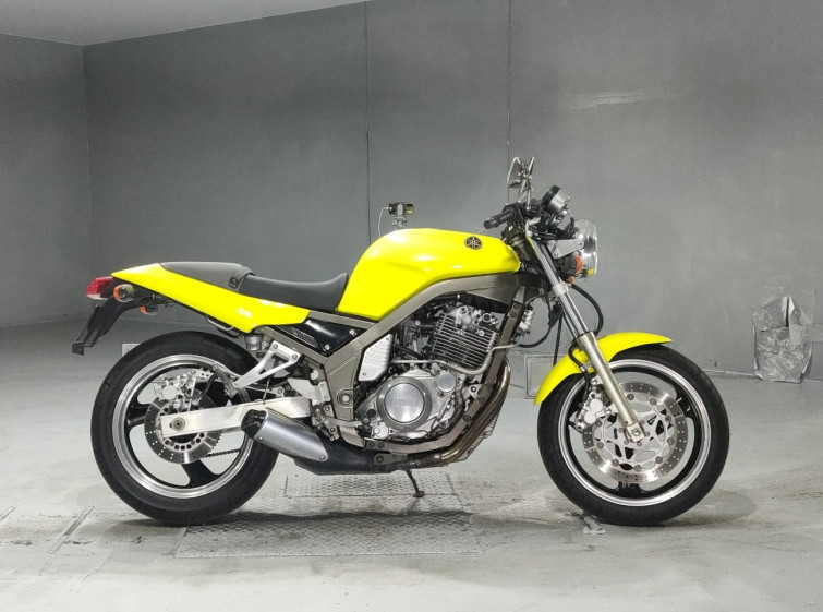 Мотоцикл Yamaha SRX400 з пробігом 7243 km з пробігом 7243 km