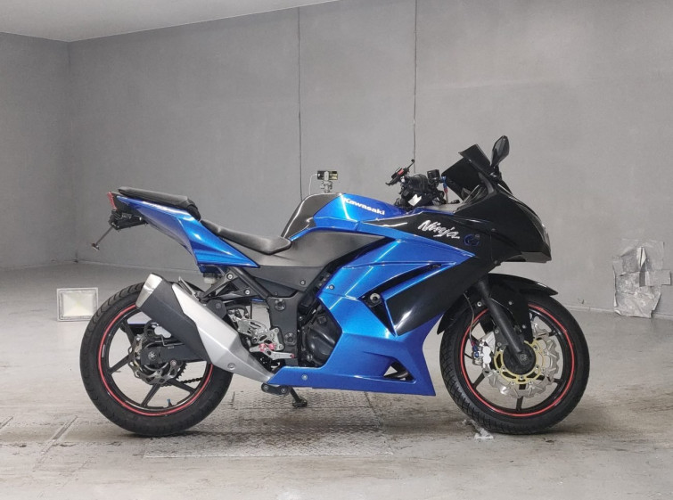 Мотоцикл Kawasaki NINJA250R с пробегом 65027 km с пробегом 65027 km