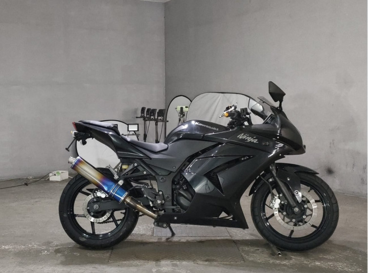 Мотоцикл Kawasaki NINJA250R с пробегом 18378 km