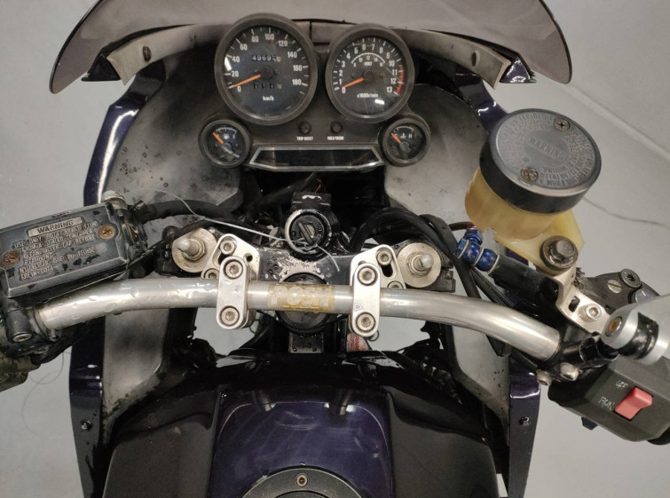 Мотоцикл Kawasaki GPZ900R з пробігом 49693 km з пробігом 49693 km