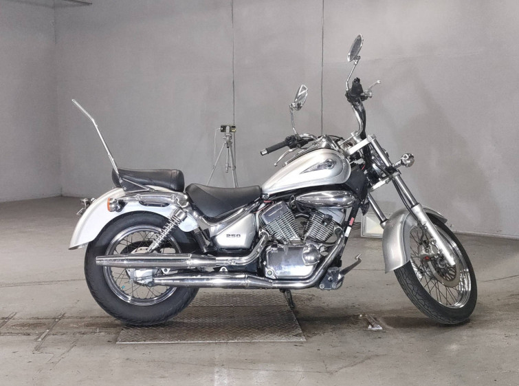 Мотоцикл Suzuki INTRUDER 250LC з пробігом 24827 km з пробігом 24827 km