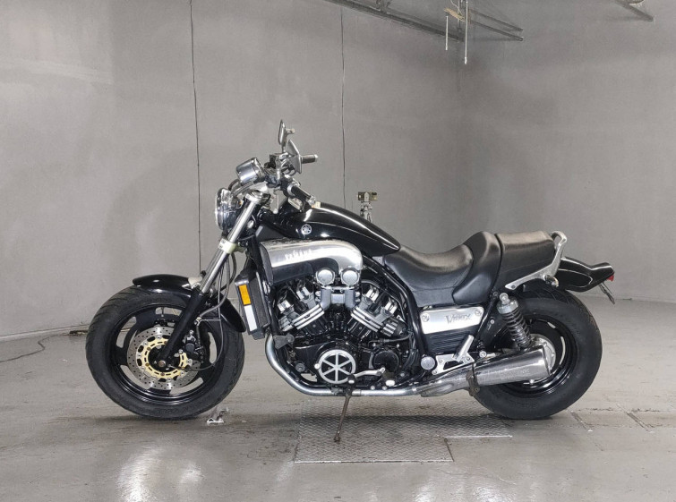 Мотоцикл Yamaha V-MAX1200 з пробігом 15805 m з пробігом 15805 m