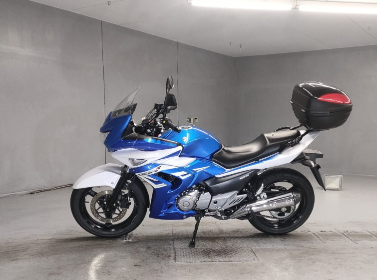 Мотоцикл Suzuki GSR250 з пробігом 7270 km з пробігом 7270 km