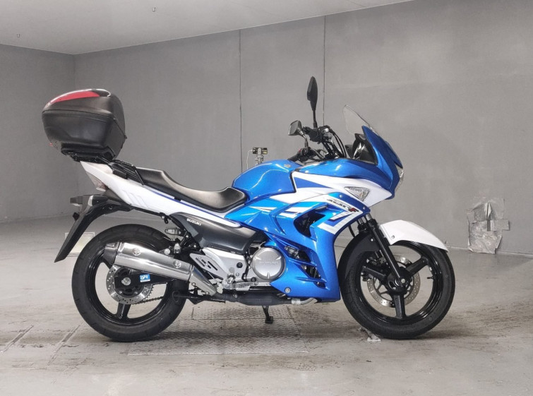 Мотоцикл Suzuki GSR250 з пробігом 7270 km з пробігом 7270 km
