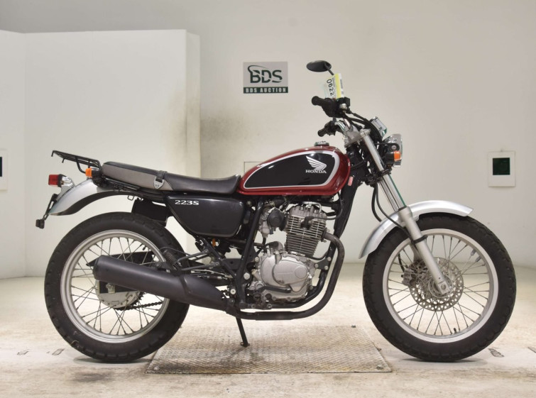 Мотоцикл Honda CB223S с пробегом 8833 km