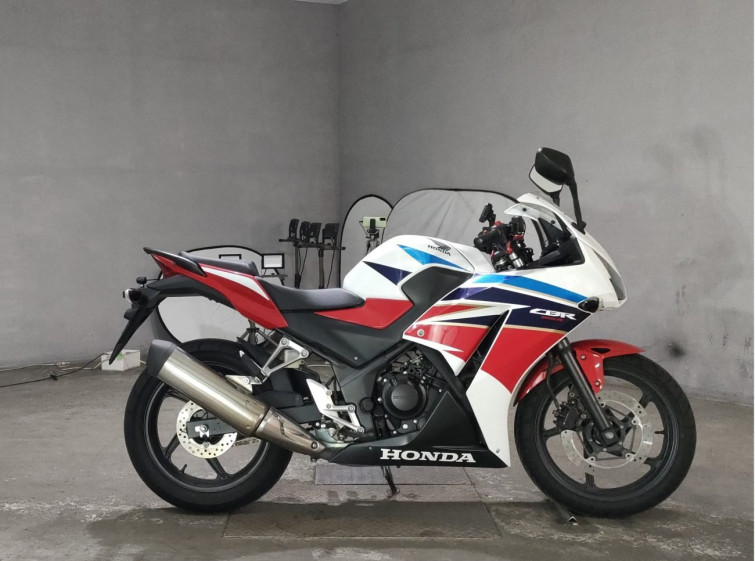 Мотоцикл Honda CBR250R з пробігом 17693 km