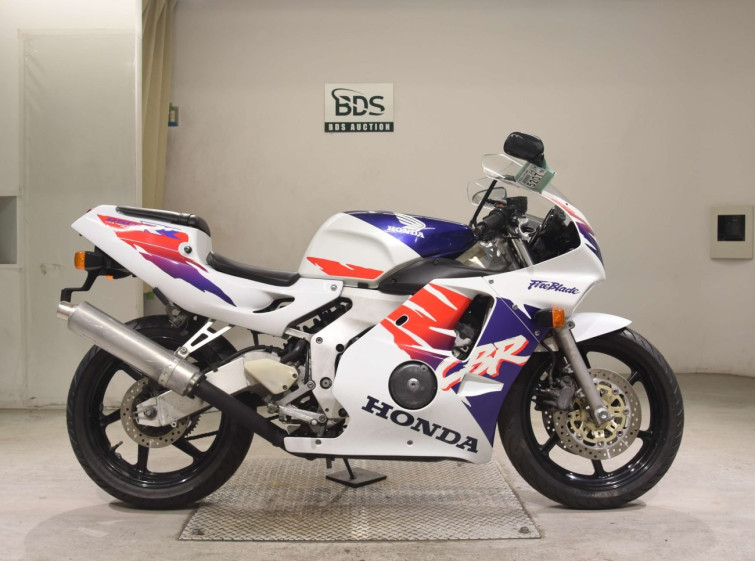 Мотоцикл Honda CBR250RR с пробегом 16164 km