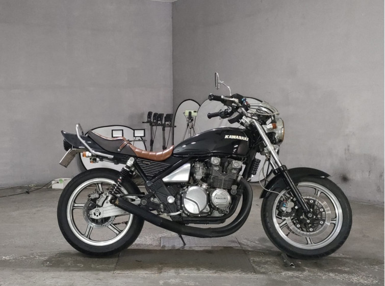 Мотоцикл Kawasaki ZEFAR 400 с пробегом 9653 km