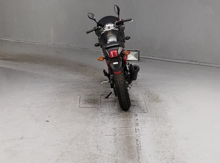 Мотоцикл Honda VTR250F з пробігом 2182 km з пробігом 2182 km