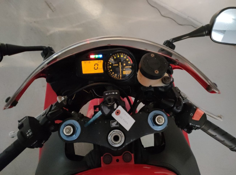 Мотоцикл Honda CBR954RR с пробегом 9716 km с пробегом 9716 km