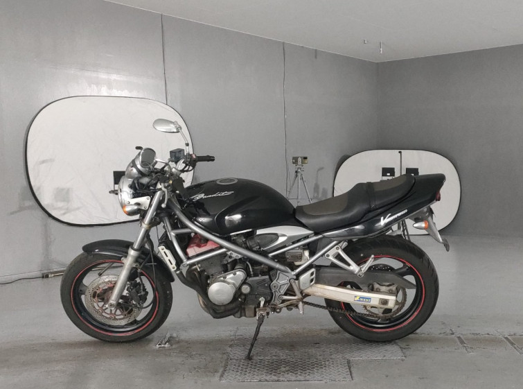 Мотоцикл Suzuki BANDIT250V з пробігом 66735 km з пробігом 66735 km