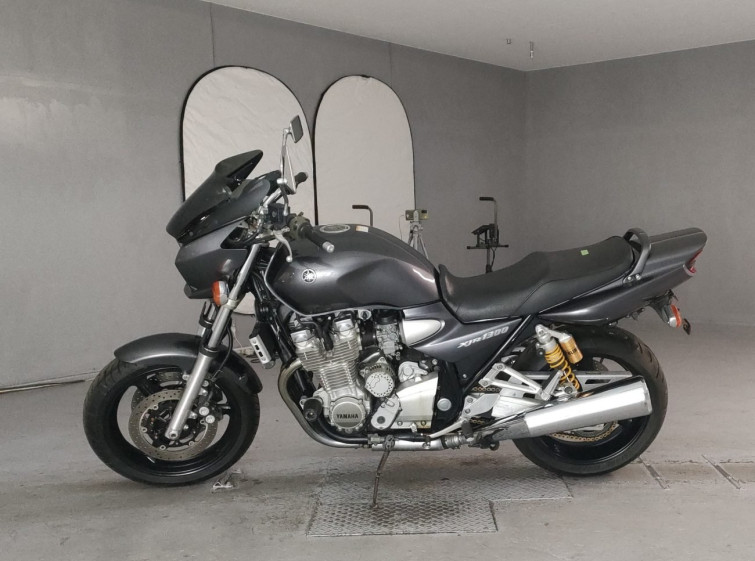 Мотоцикл Yamaha XJR1300 с пробегом 20171 km с пробегом 20171 km