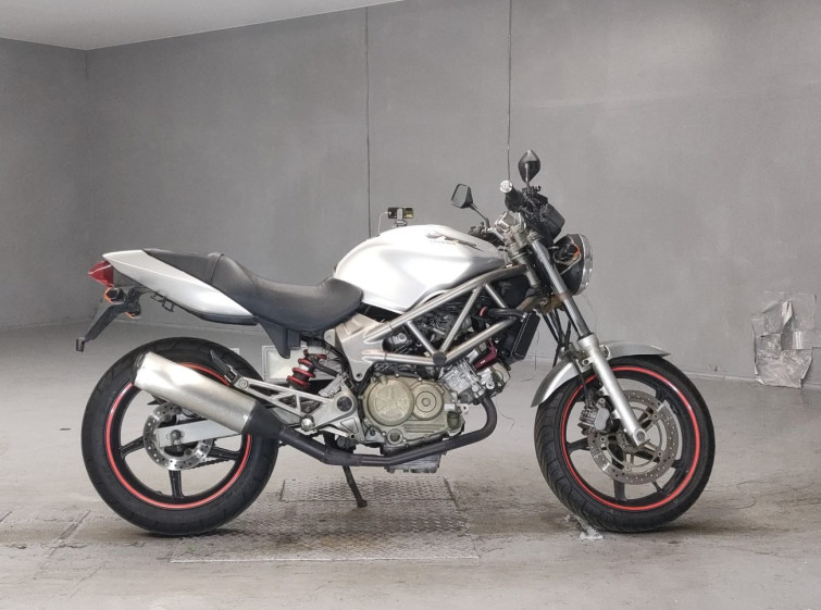 Мотоцикл Honda VTR250 з пробігом 24440 km з пробігом 24440 km
