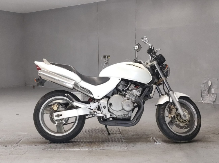 Мотоцикл Honda HORNET CB250F с пробегом 28583 km с пробегом 28583 km