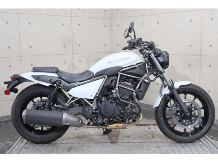 Мотоцикл Kawasaki ELIMINATOR 400 з пробігом 120 km