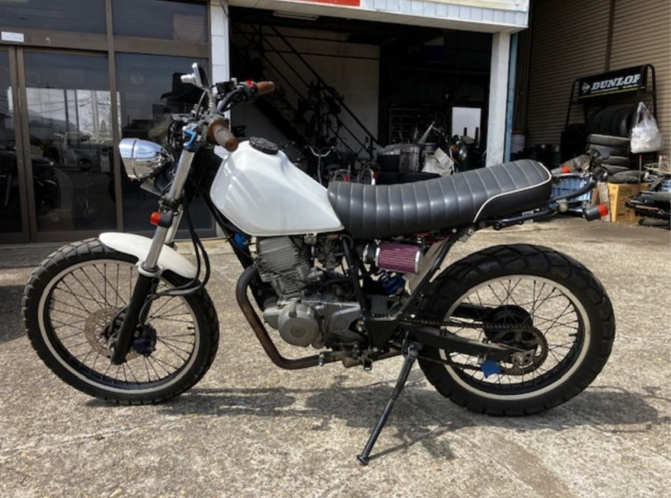 Мотоцикл Yamaha SEROW XT225