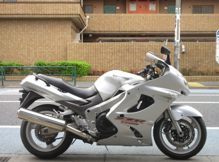 Мотоцикл Kawasaki ZZ-R1200 з пробігом 10727 km