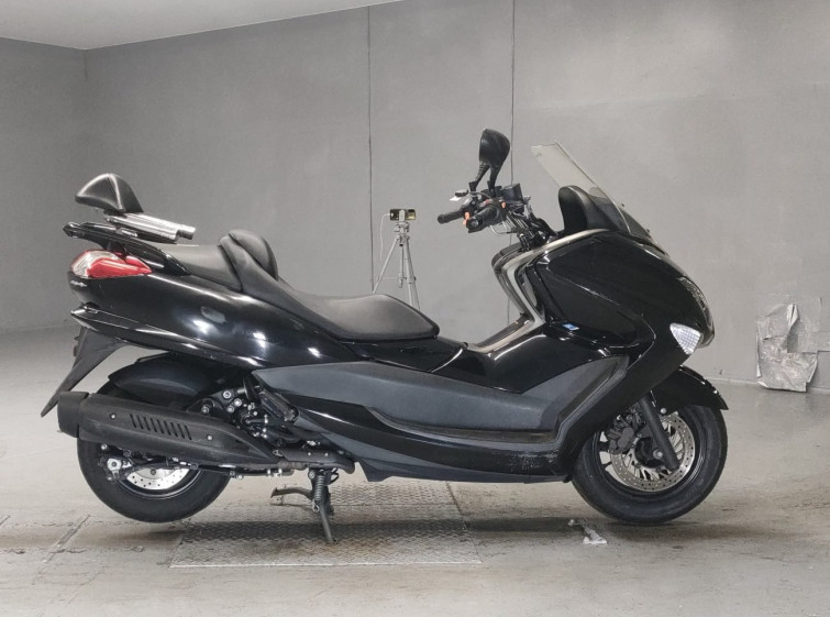 Мотоцикл Yamaha MAJESTY 250 з пробігом 18610 km з пробігом 18610 km