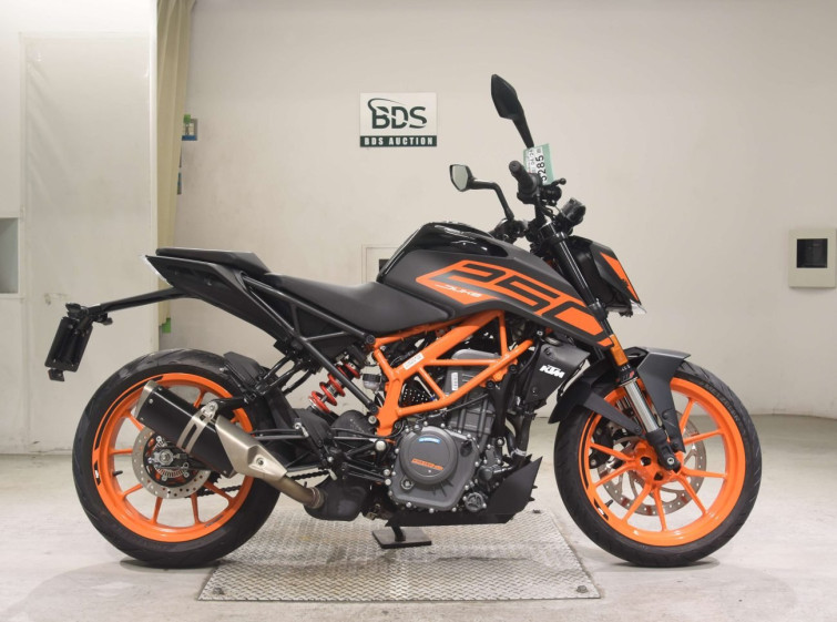 Мотоцикл KTM 250 DUKE з пробігом 2222 km