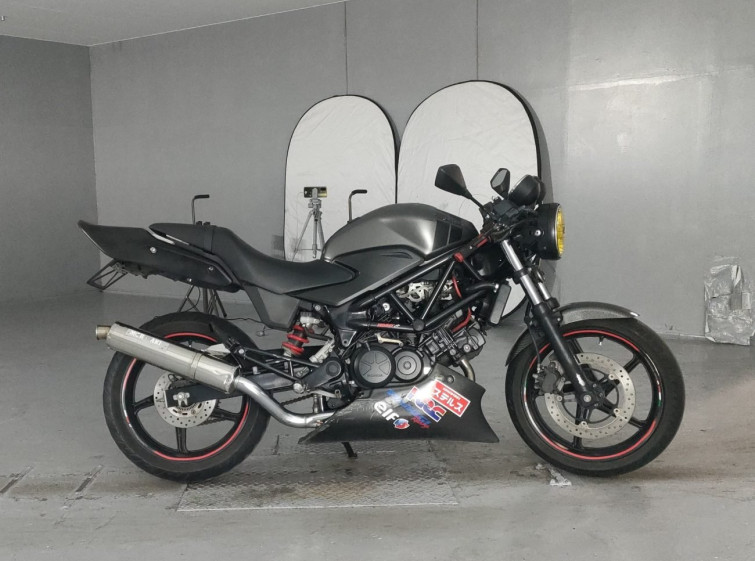 Мотоцикл Honda VTR250 с пробегом 42899 km с пробегом 42899 km